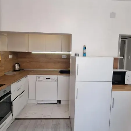 Black Sea Apartment Warna